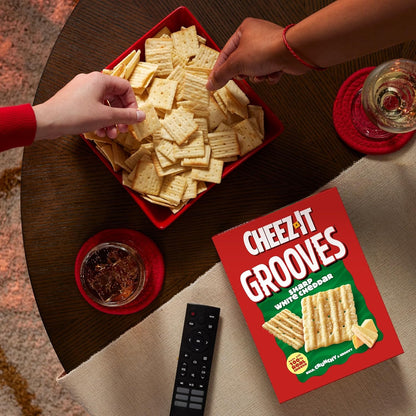 Cheez-It Grooves Sharp White Cheddar Crackers – Crowd-Pleasing Hostess Gift for Holiday Parties and Game-Day Gatherings, 17oz Family Box